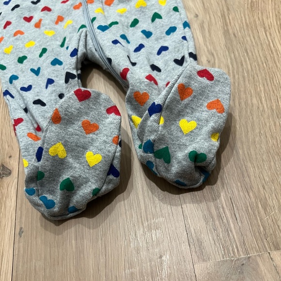 NWOT Primary Baby Newborn Infant Rainbow Hearts Zip Up Footie Pajamas - Picture 6 of 11